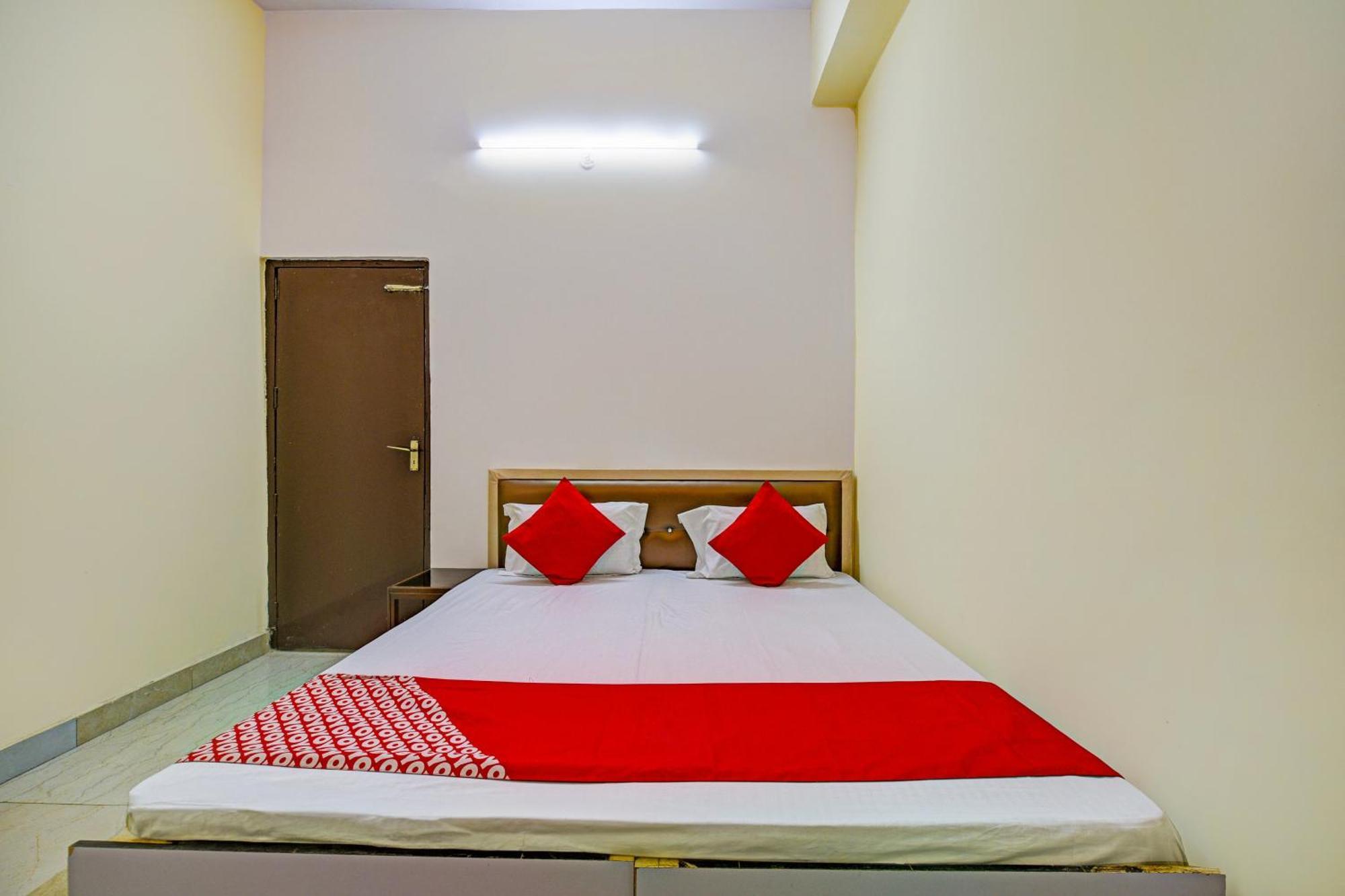 Hotel O Aj Star Hotel Faridabad Bagian luar foto