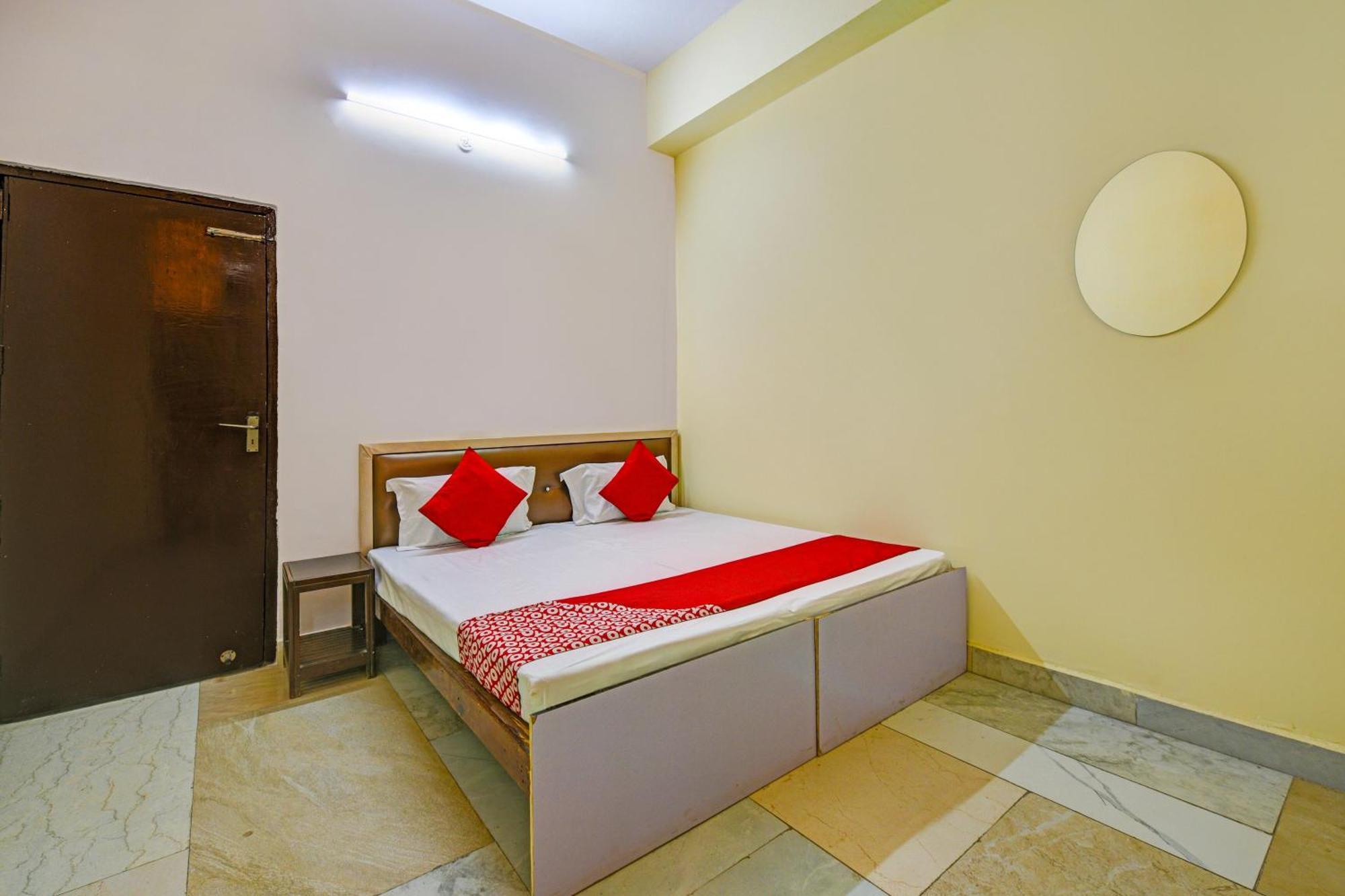 Hotel O Aj Star Hotel Faridabad Bagian luar foto
