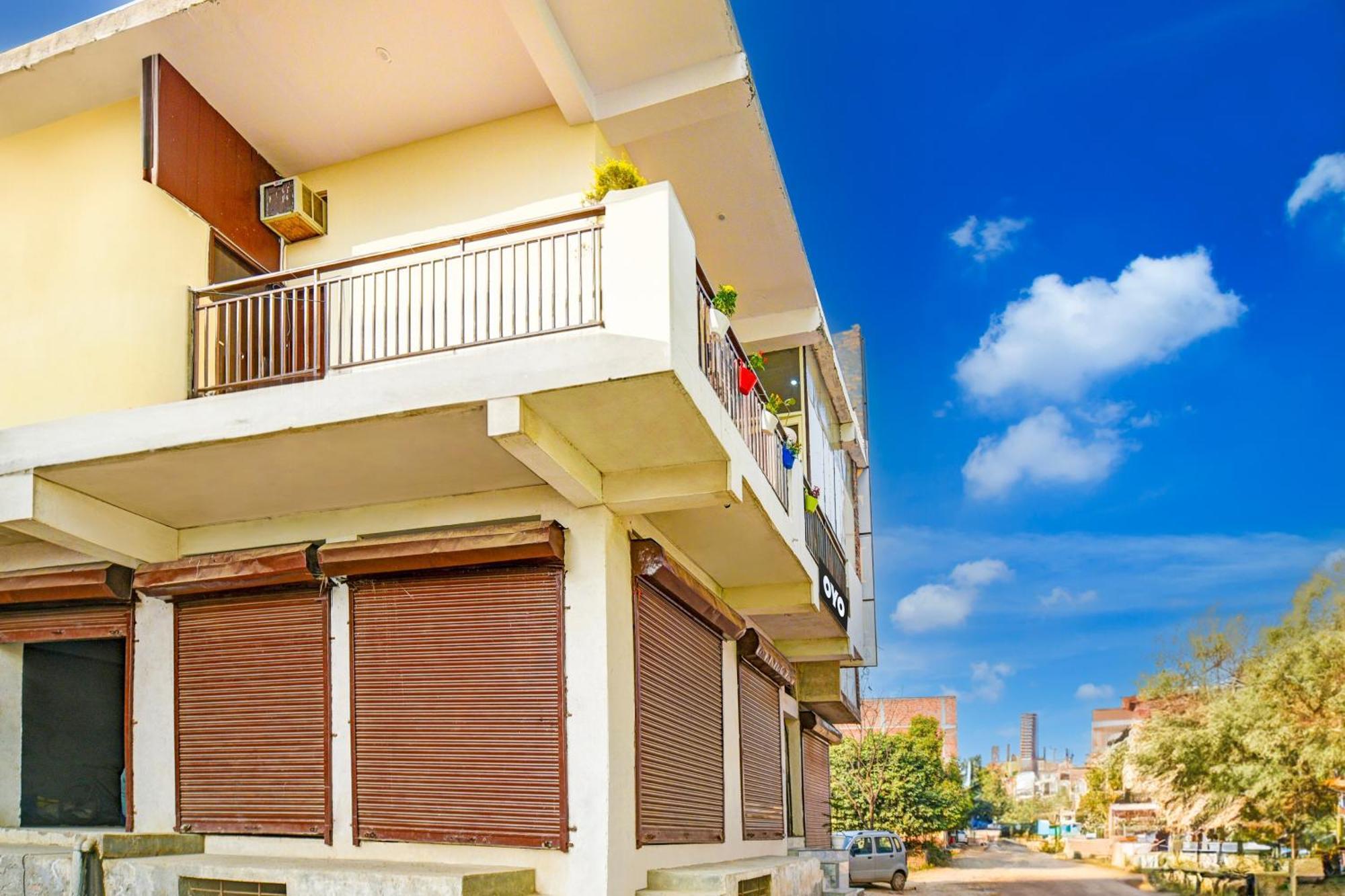 Hotel O Aj Star Hotel Faridabad Bagian luar foto
