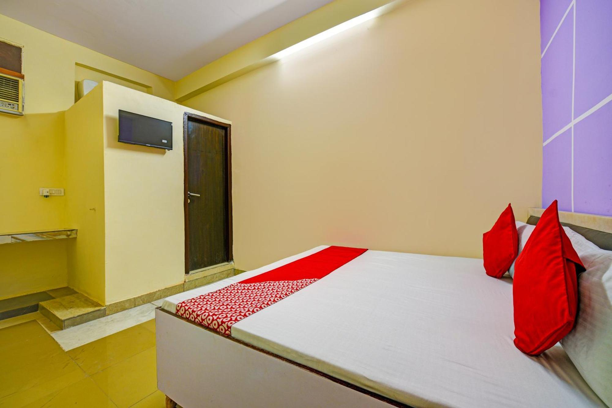 Hotel O Aj Star Hotel Faridabad Bagian luar foto