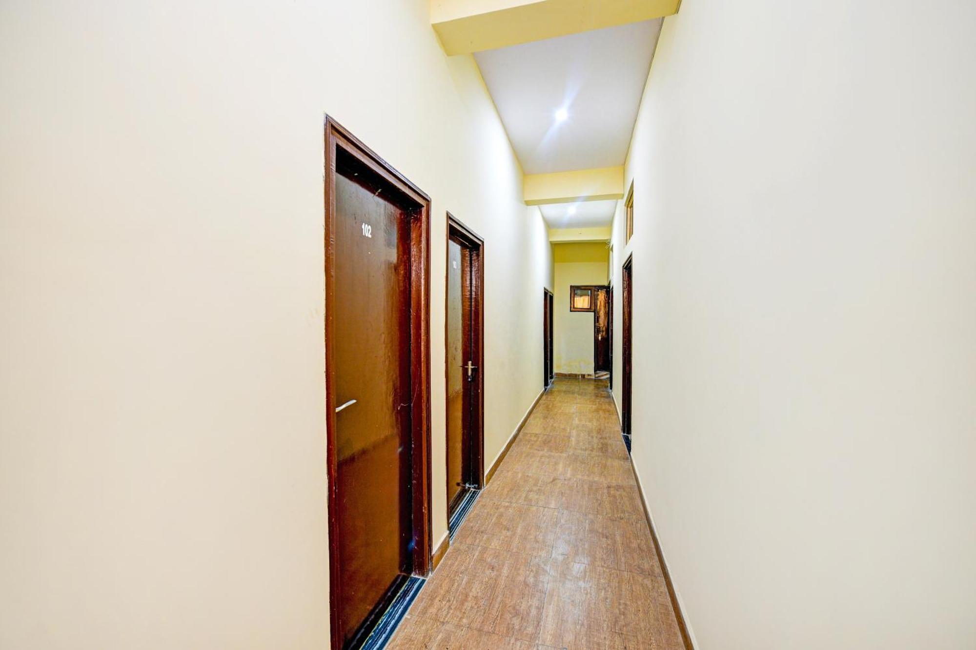 Hotel O Aj Star Hotel Faridabad Bagian luar foto