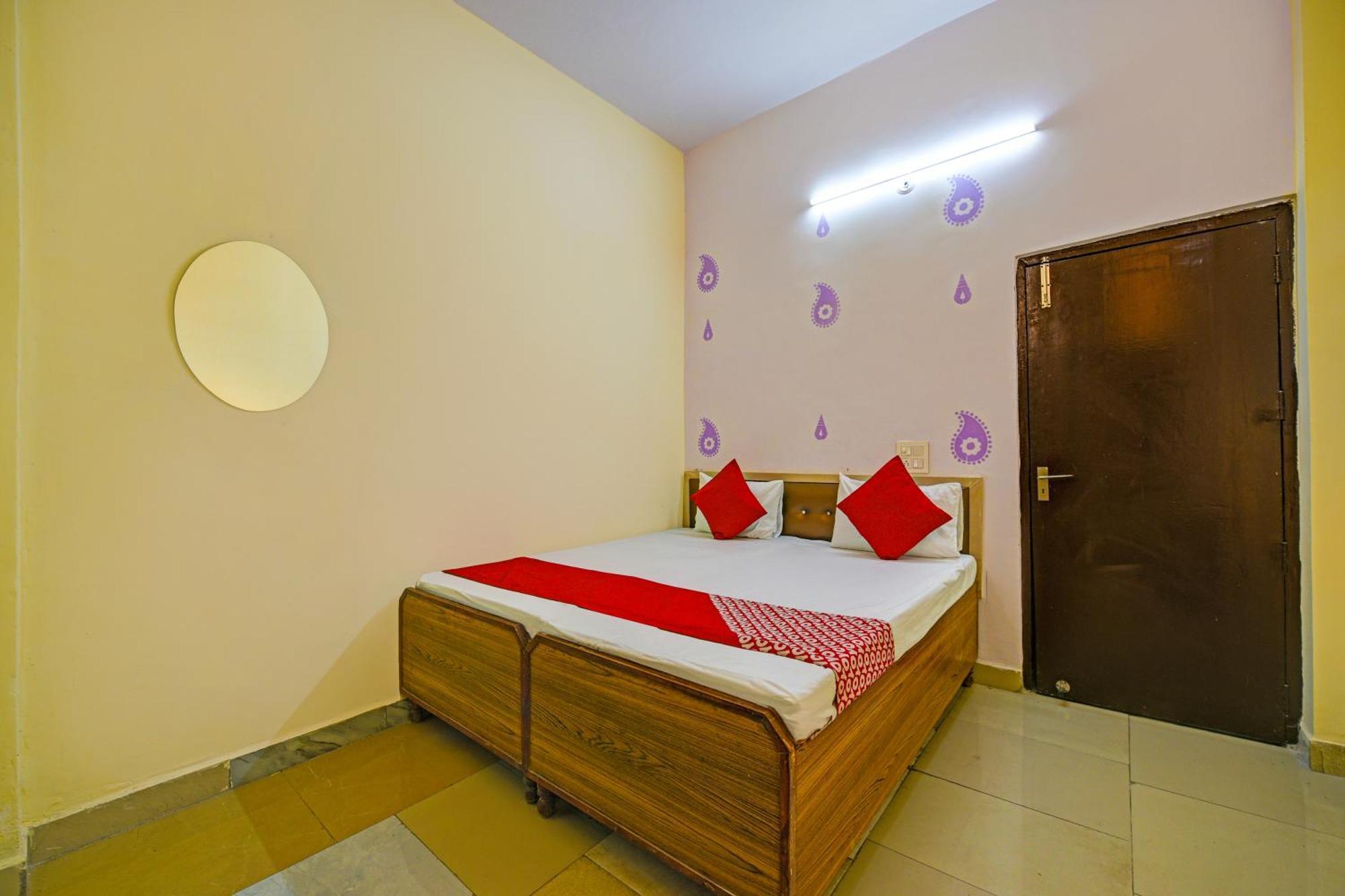 Hotel O Aj Star Hotel Faridabad Bagian luar foto